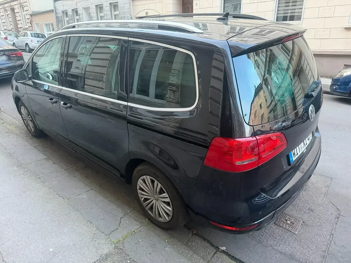 Gebraucht VW Sharan 177 PS (130 kW) 2013 Schwarz Van / Kleinbus