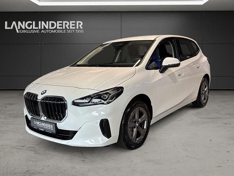 Weiß Gebraucht 2025 BMW 220 Active Tourer Van / Kleinbus | 29.900 € (Guter Preis) - Bild 1/3