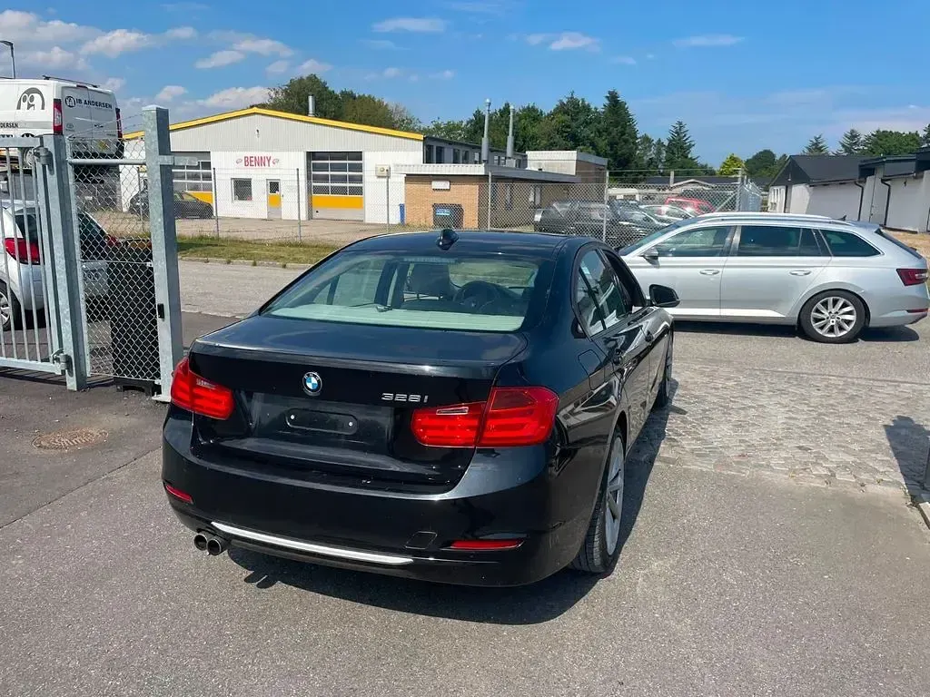 Gebraucht BMW 328 245 PS (180 kW) 2013 Schwarz Limousine