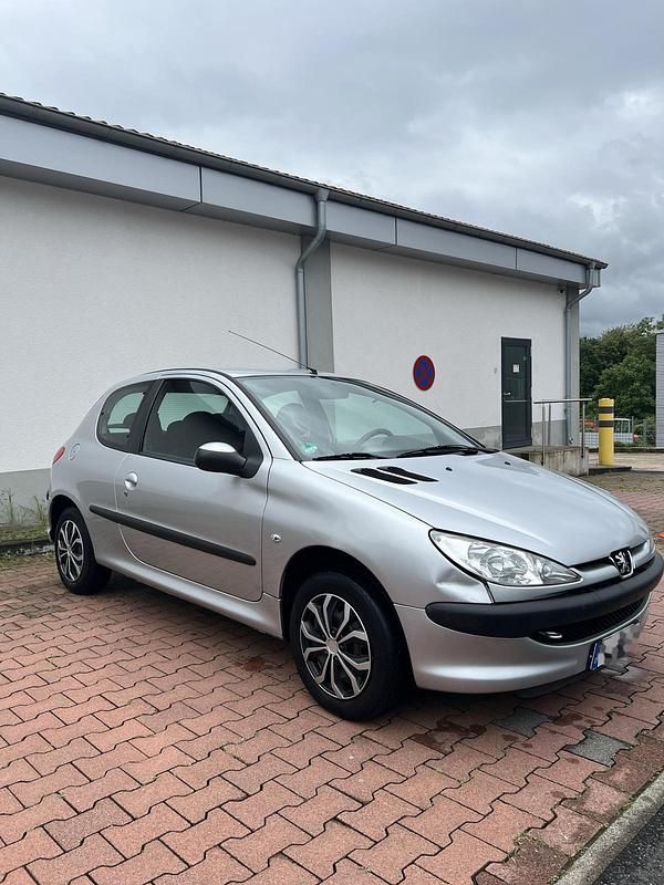 Gebraucht Peugeot 206 75 PS (55 kW) 2005 Silber Kleinwagen