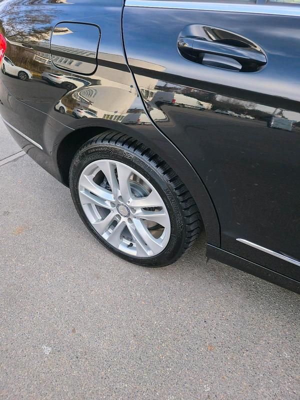 Gebraucht Mercedes C200 190 PS (139 kW) 2011 Schwarz Limousine