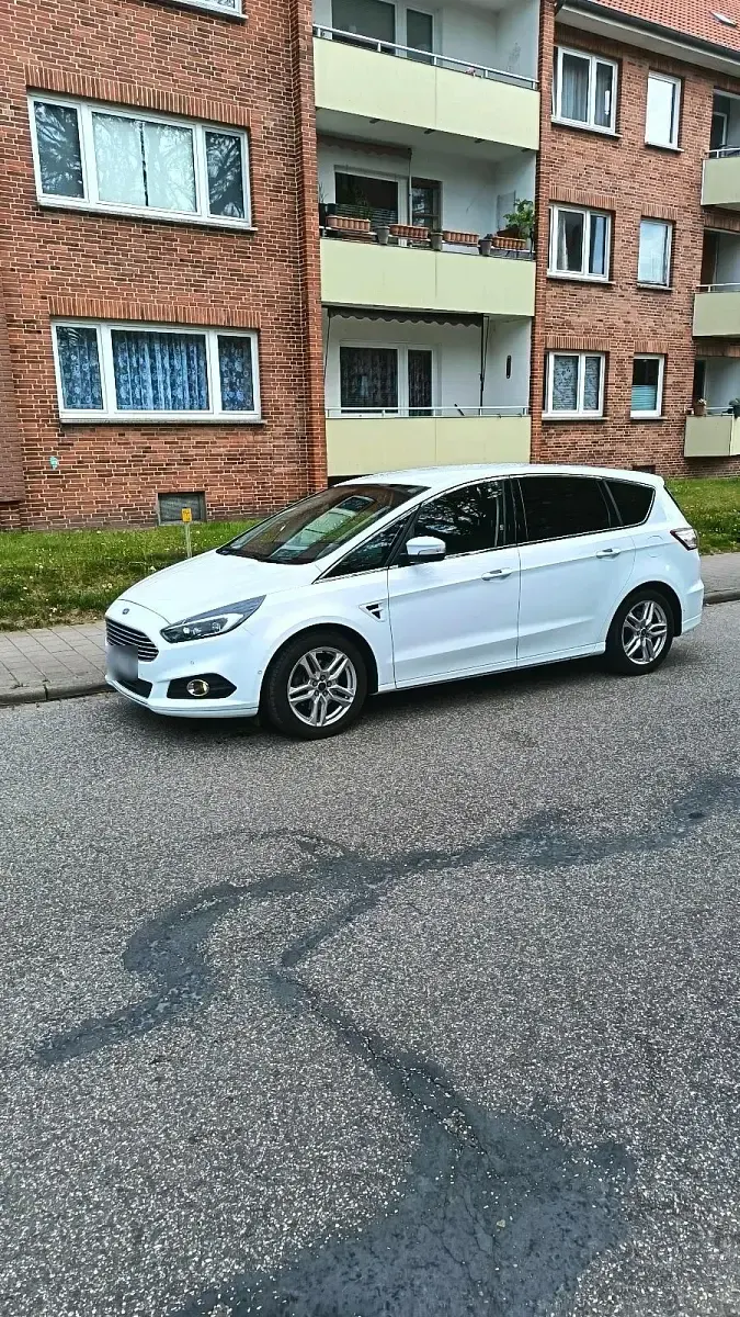 Gebraucht Ford S-MAX Titanium 150 PS (110 kW) 2015 Weiß Van / Kleinbus