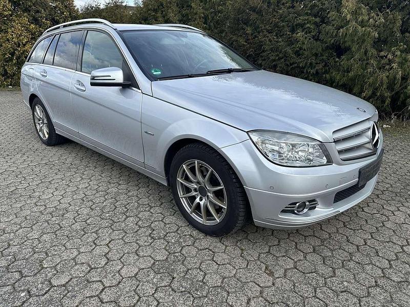 Gebraucht Mercedes C250 204 PS (150 kW) 2009 Iridiumsilber  metalliclack Kombi