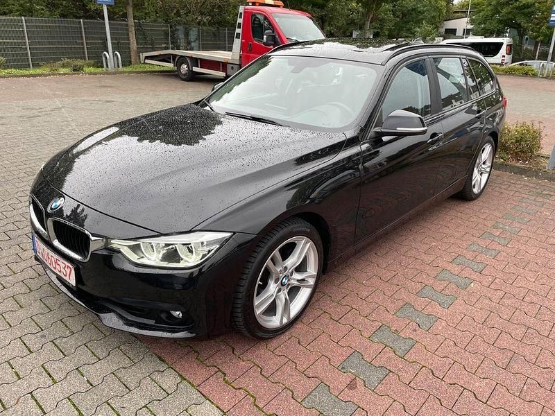 Schwarz Gebraucht 2019 BMW 320 Sport Line Limousine | 22.850 € (Superpreis) - Bild 1/4