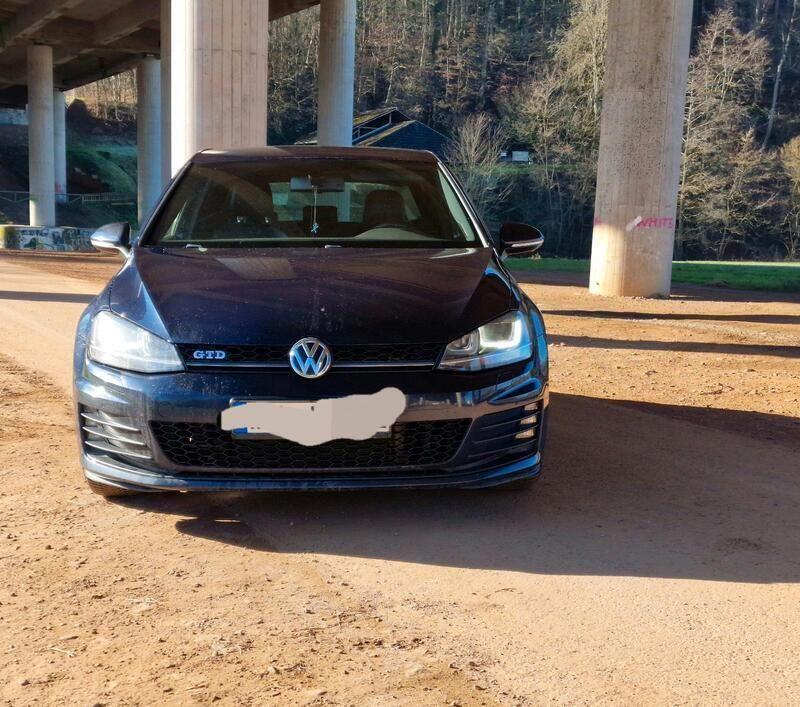 Blau Gebraucht 2015 VW Golf VII GTD Kleinwagen | 11.000 € (Fairer Preis) - Bild 1/4