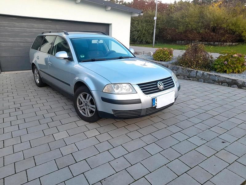 Silber Gebraucht 2004 VW Passat Kombi | 800 € (Superpreis) - Bild 1/4