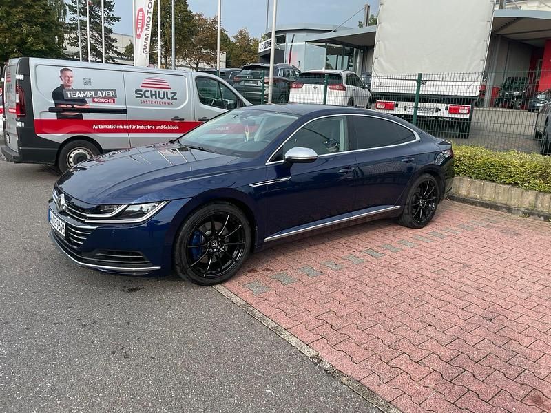Blau Gebraucht 2017 VW Arteon Limousine | 21.000 € (Superpreis) - Bild 1/4