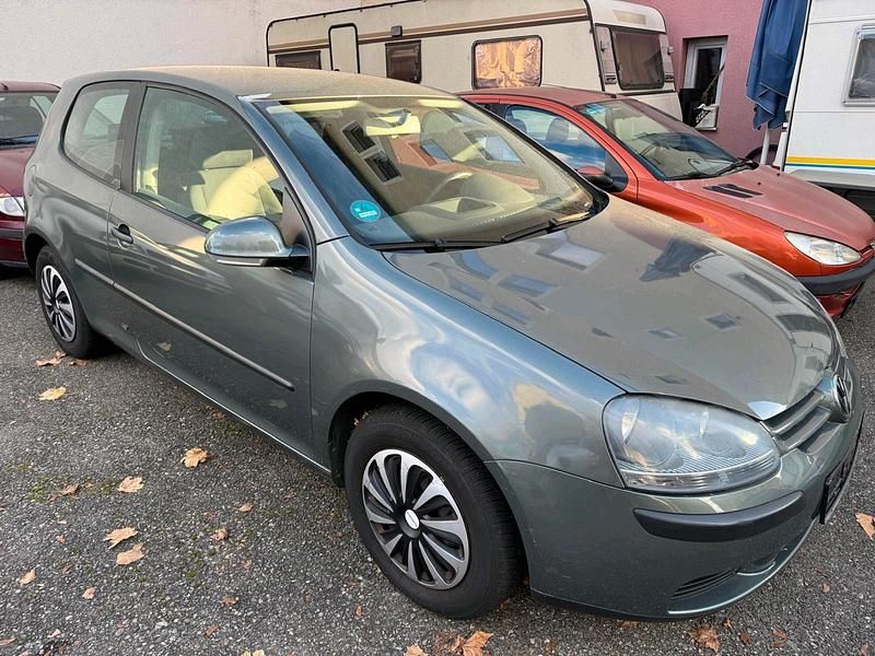 Grau Gebraucht 2005 VW Golf Limousine | 900 € (Superpreis) - Bild 1/4