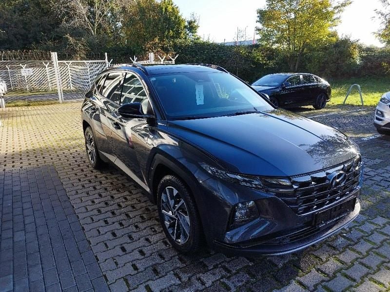 Grau Gebraucht 2023 Hyundai Tucson Trend SUV | 28.999 € (Guter Preis) - Bild 1/4