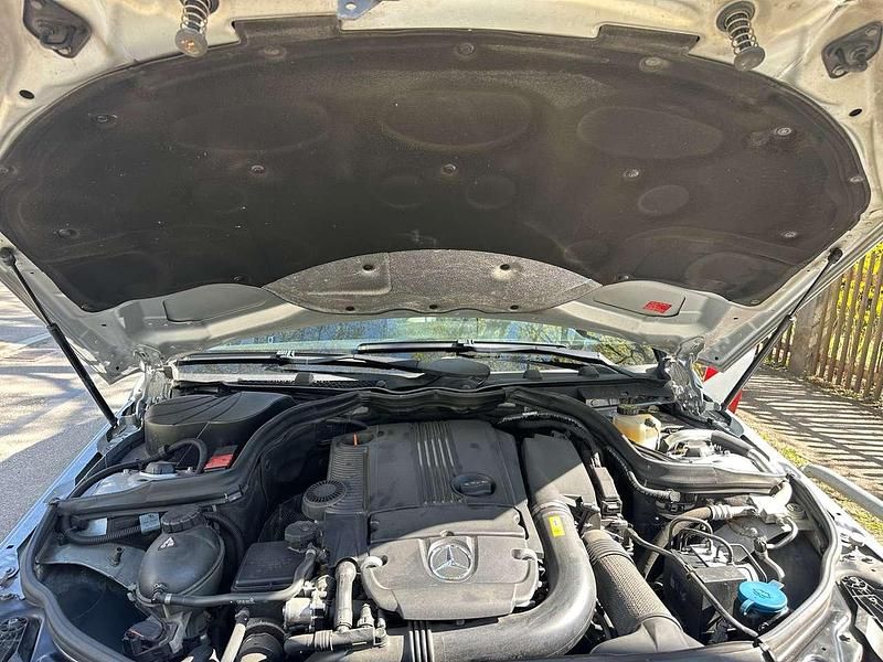 Gebraucht Mercedes C200 Elegance 184 PS (135 kW) 2011 Silber Limousine