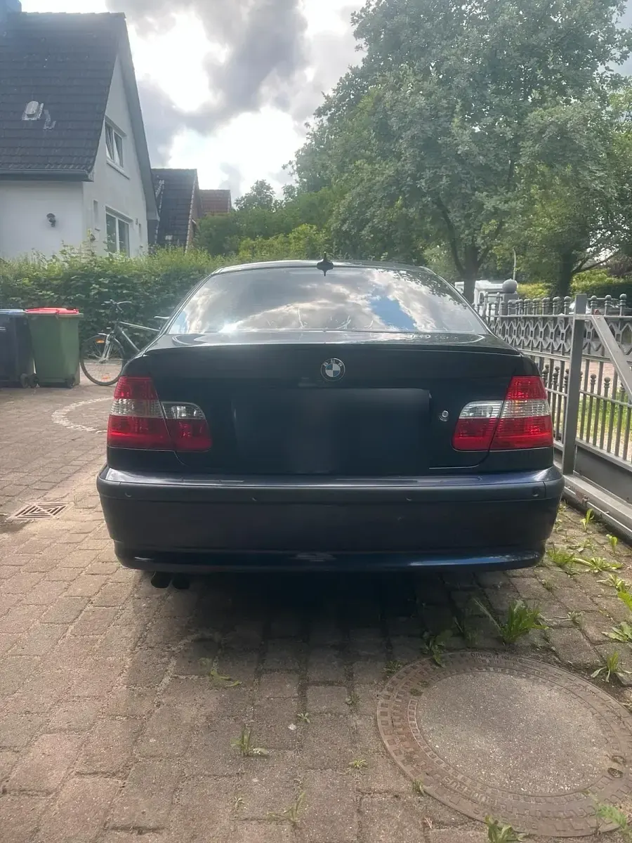 Gebraucht BMW 320 170 PS (125 kW) 2004 Blau Limousine