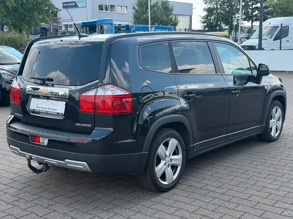 Gebraucht Chevrolet Orlando LT 140 PS (102 kW) 2012 Schwarz Van / Kleinbus