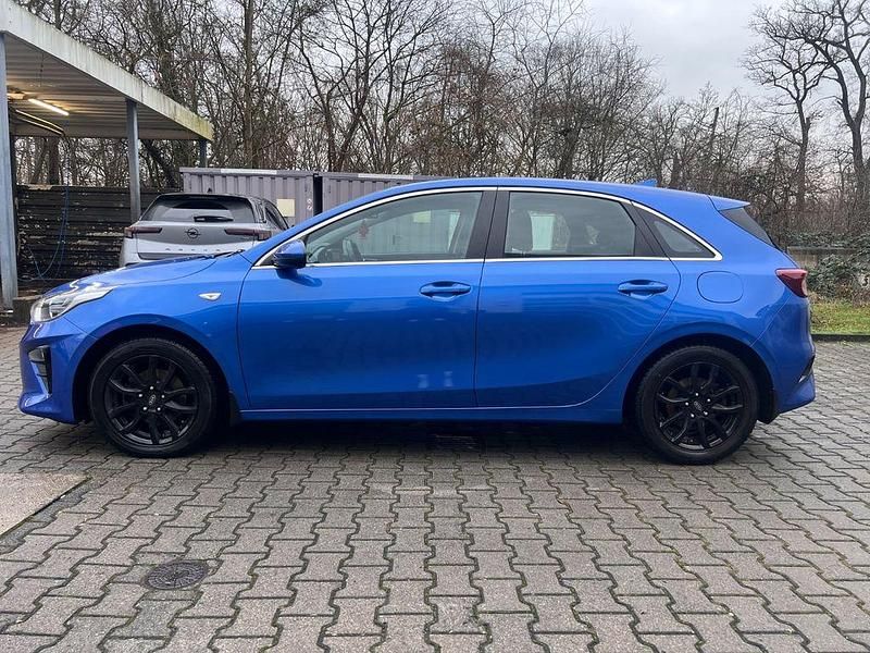 Gebraucht Kia Ceed Vision 140 PS (102 kW) 2018 Blau Kleinwagen