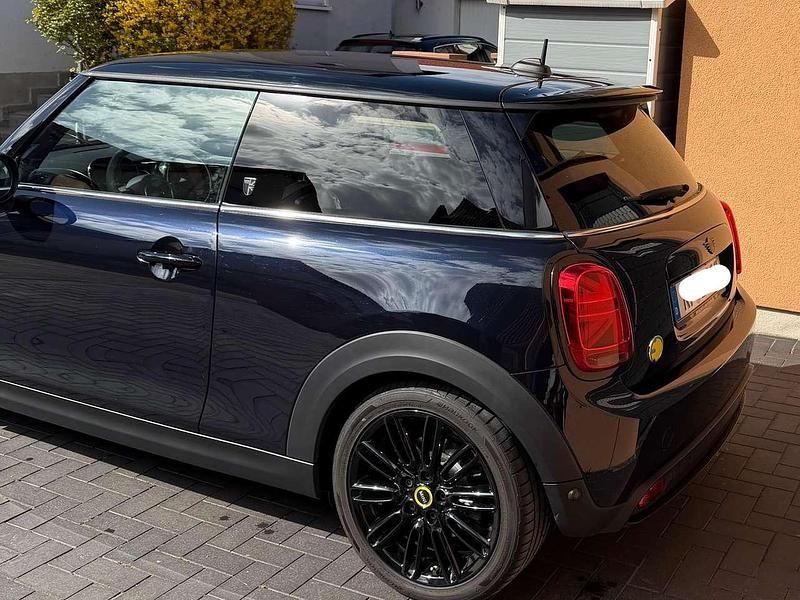 Gebraucht Mini Cooper SE 135 kW (184 PS) 2022 Schwarz Kleinwagen