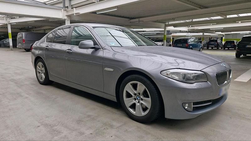 Gebraucht BMW 520 184 PS (135 kW) 2013 Grau Limousine