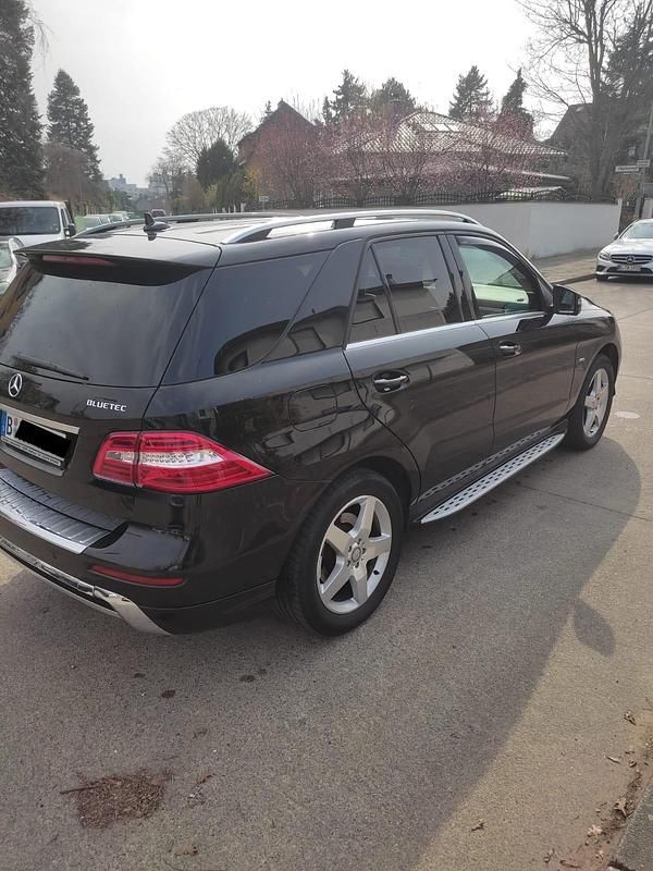 Gebraucht Mercedes ML350 258 PS (189 kW) 2012 Schwarz SUV