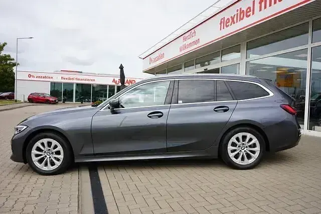 Gebraucht BMW 318 Advantage 150 PS (110 kW) 2020 Grau Limousine