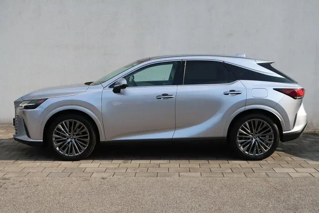 Gebraucht Lexus RX450h+ Luxury Line 309 PS (227 kW) 2024 Silber SUV