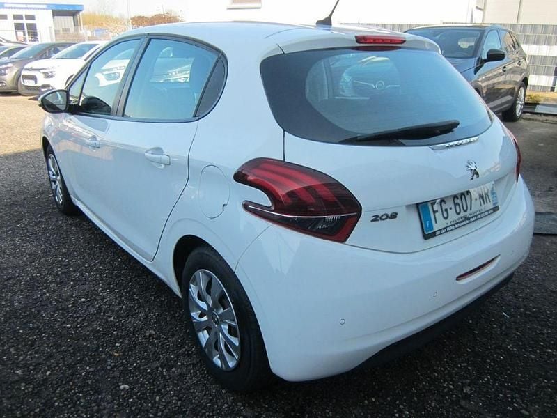 Gebraucht Peugeot 208 Active 83 PS (61 kW) 2019 Weiß Kleinwagen