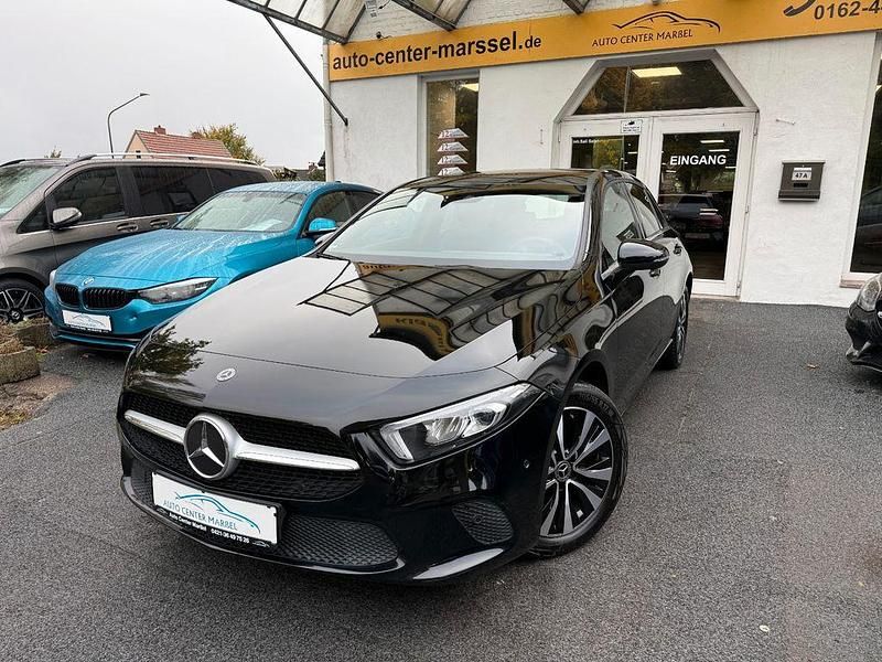 Schwarz Gebraucht 2021 Mercedes A250 Limousine | 20.890 € (Guter Preis) - Bild 1/4