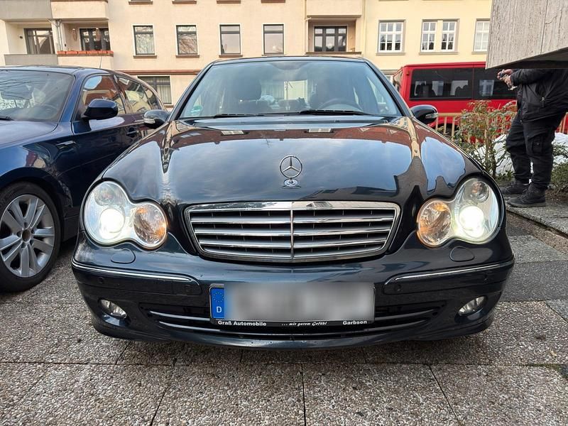 Gebraucht Mercedes C220 Elegance 143 PS (105 kW) 2005 Schwarz Limousine