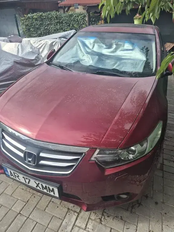 Gebraucht Honda Accord Executive 156 PS (114 kW) 2012 Rot Limousine