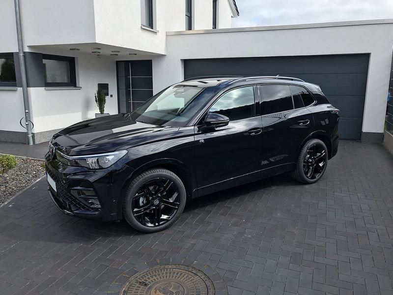 Gebraucht VW Tiguan Style 150 PS (110 kW) 2024 Schwarz SUV