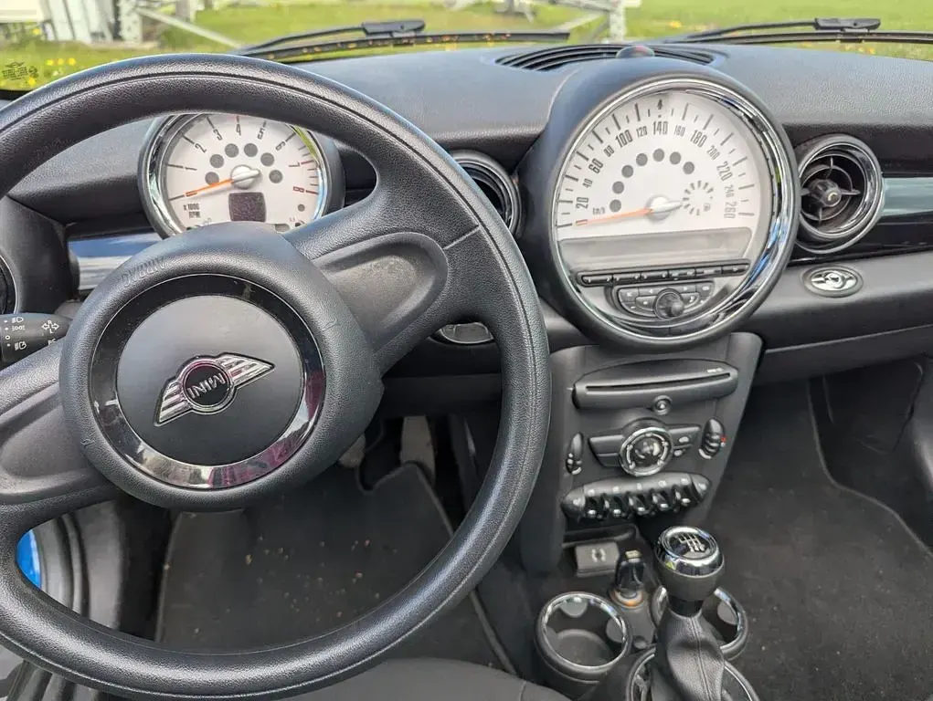 Gebraucht Mini One Cabriolet 98 PS (72 kW) 2014 Blau Cabrio