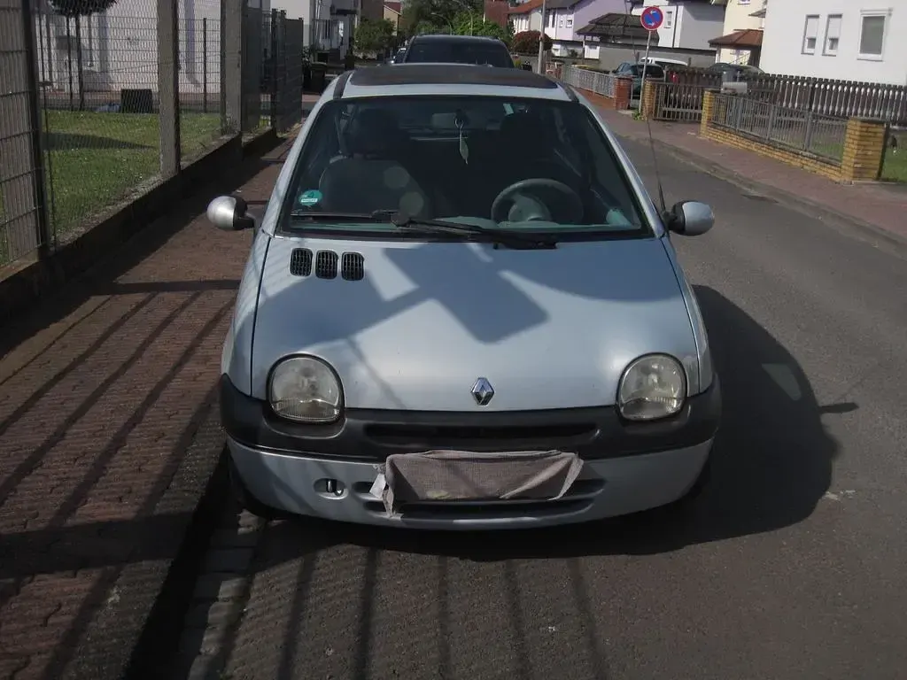 Używany Renault Twingo 75 KM (55 kW) 2001 Srebrny Hatchback