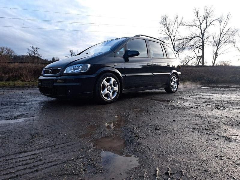 Schwarz Gebraucht 2002 Opel Zafira OPC Van / Kleinbus | 2.900 € (Guter Preis) - Bild 1/4