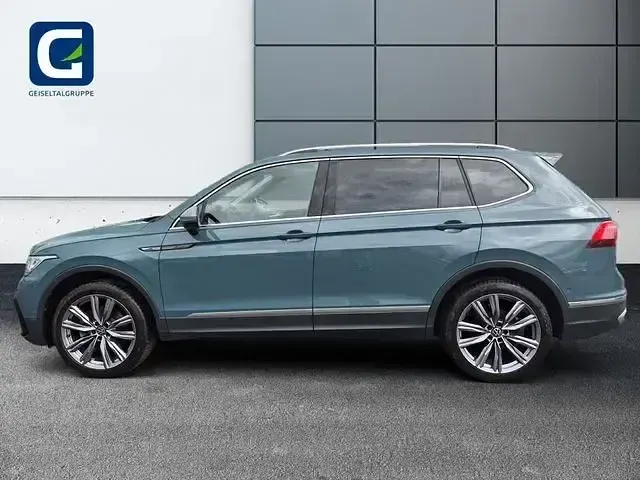 Gebraucht VW Tiguan Allspace Elegance 190 PS (139 kW) 2022 Petroleum blue SUV