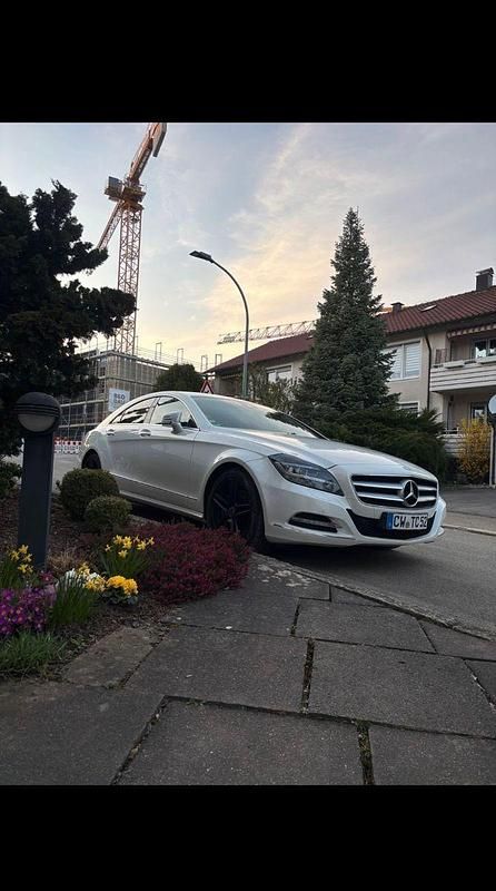 Weiß Gebraucht 2013 Mercedes CLS350 Coupé | 19.999 € (Fairer Preis) - Bild 1/4