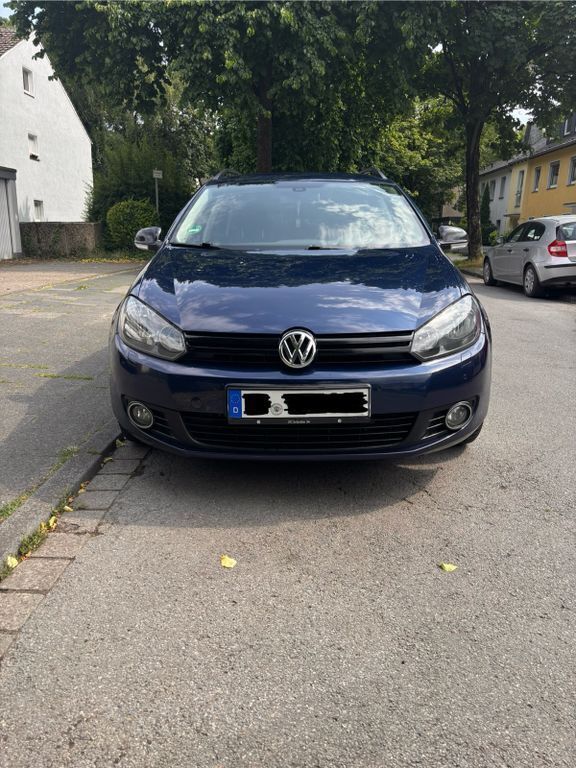 Blau Gebraucht 2013 VW Golf VII Match Kombi | 4.900 € (Superpreis) - Bild 1/4