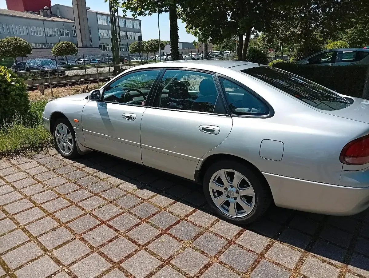 Gebraucht Mazda 626 116 PS (85 kW) 1992 Silber Limousine