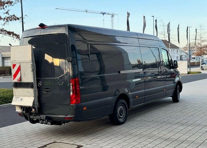 Gebraucht Mercedes Sprinter 170 PS (125 kW) 2023 Schwarz Van