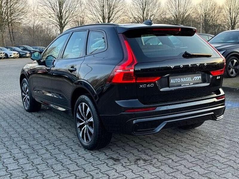 Gebraucht Volvo XC60 Plus 197 PS (144 kW) 2022 Schwarz SUV