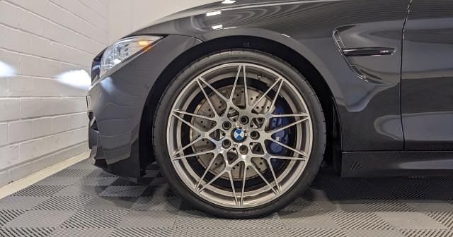 Metallic Gebraucht 2016 BMW M4 Sport Line Coupé | 63.870 € (Fairer Preis) - Bild 1/4