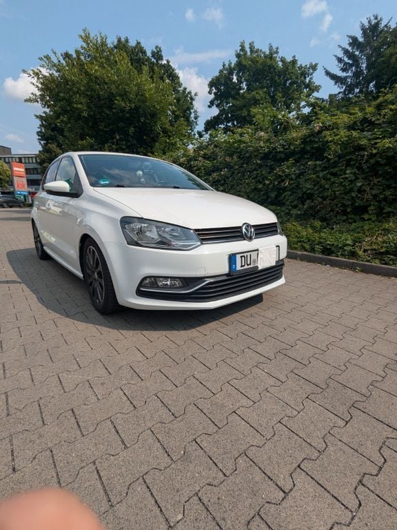 Weiß Gebraucht 2017 VW Polo Limousine | 8.900 € (Guter Preis) - Bild 1/4