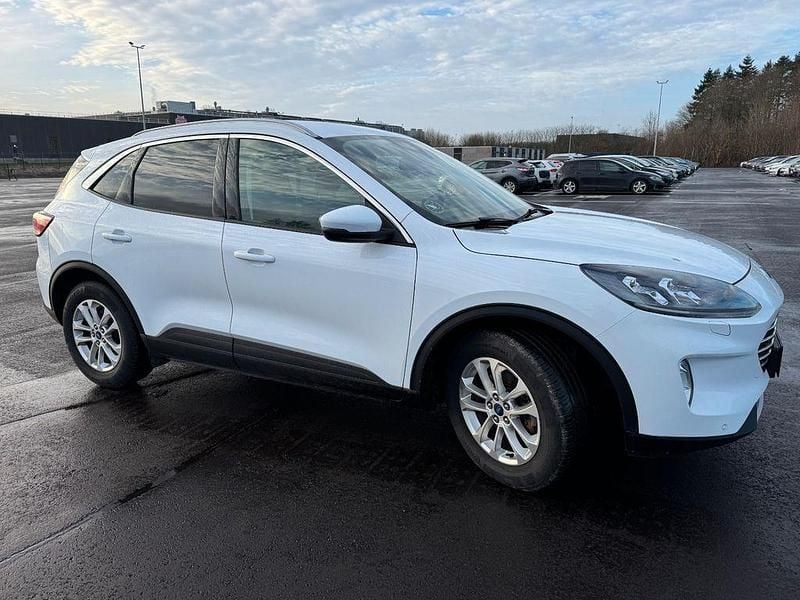 Gebraucht Ford Kuga 120 PS (88 kW) 2021 Weiß SUV