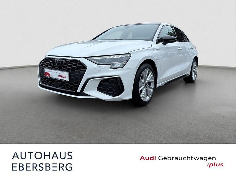 Weiß Gebraucht 2022 Audi A3 S-Line Limousine | 26.950 € (Etwas zu teuer) - Bild 1/4