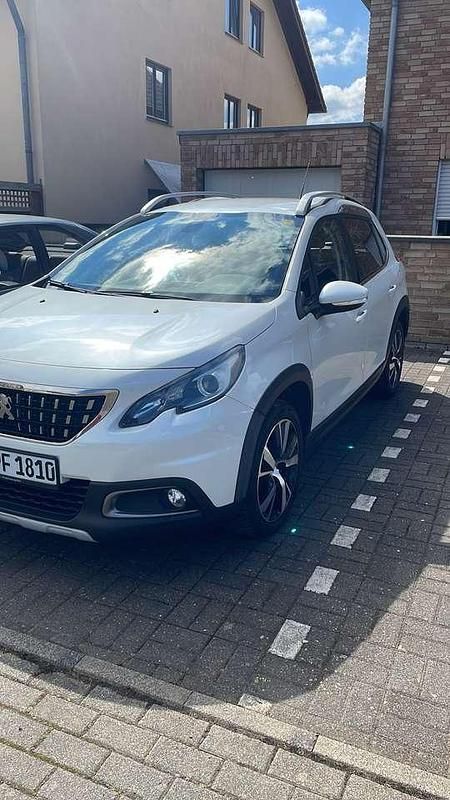 Weiß Gebraucht 2018 Peugeot 2008 SUV | 9.400 € (Guter Preis) - Bild 1/4