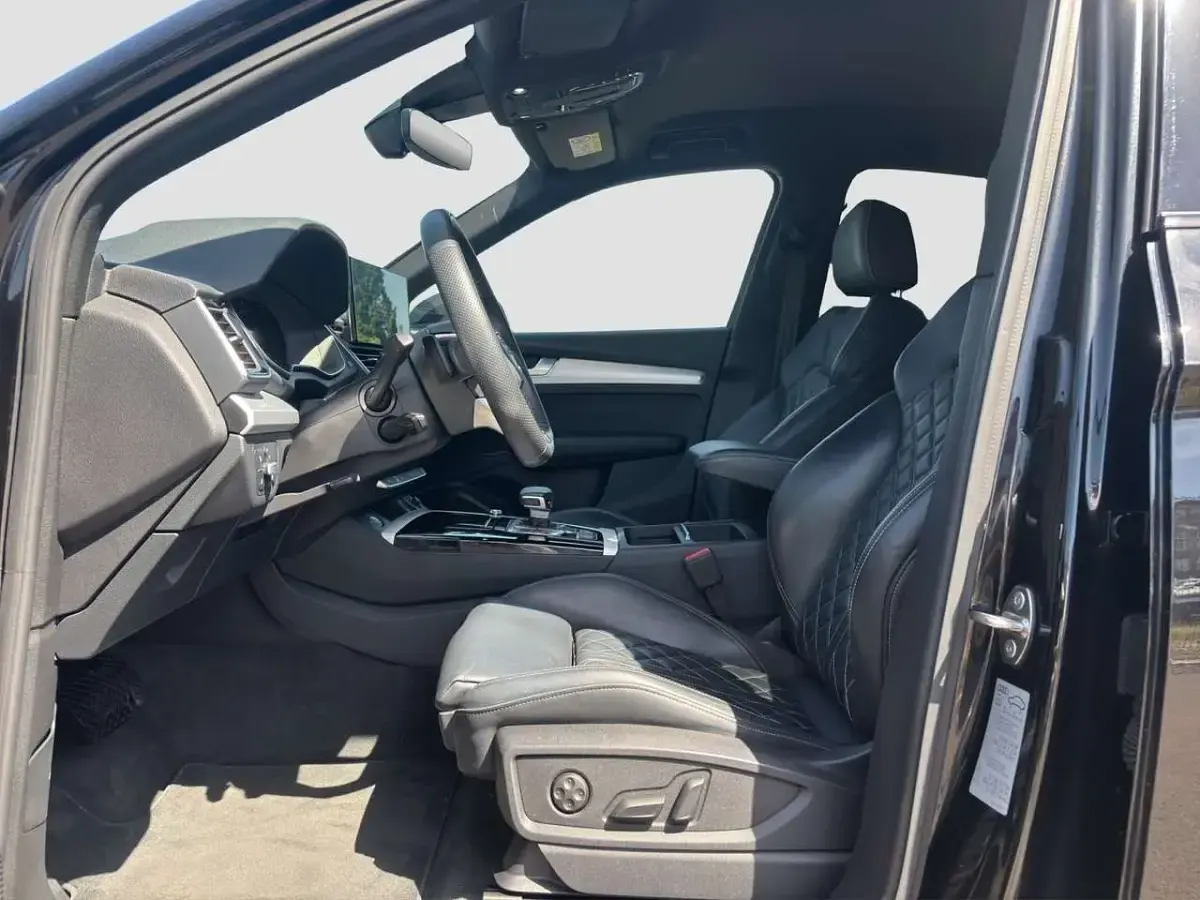 Gebraucht Audi Q5 S-Line 265 PS (194 kW) 2023 Mythosschwarz metallic SUV