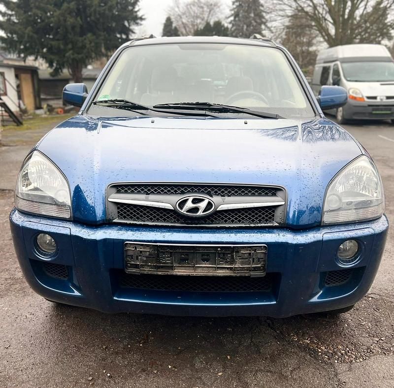 Second-hand Hyundai Tucson 140 CP (102 kW) 2008 Albastru SUV