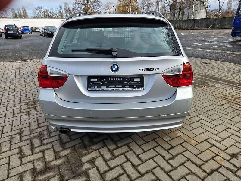 Gebraucht BMW 320 Advantage 177 PS (130 kW) 2008 Titansilber metallic Kombi