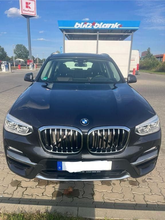 Grau Gebraucht 2018 BMW X3 Luxury Line SUV | 23.000 € (Etwas zu teuer) - Bild 1/4