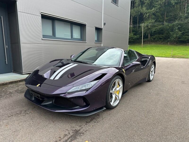 Violett Gebraucht 2023 Ferrari F8 Cabrio | 356.881 € (Fairer Preis) - Bild 1/4