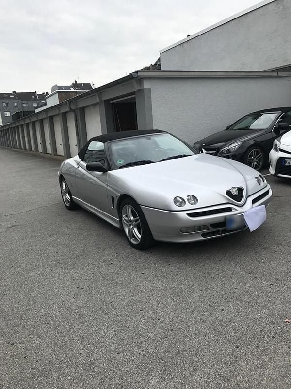 Gebraucht Alfa Romeo Spider 150 PS (110 kW) 2002 Silber Cabrio