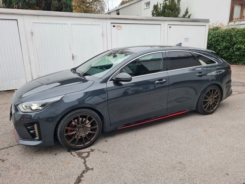 Grau Gebraucht 2020 Kia ProCeed Kleinwagen | 25.000 € (Fairer Preis) - Bild 1/4