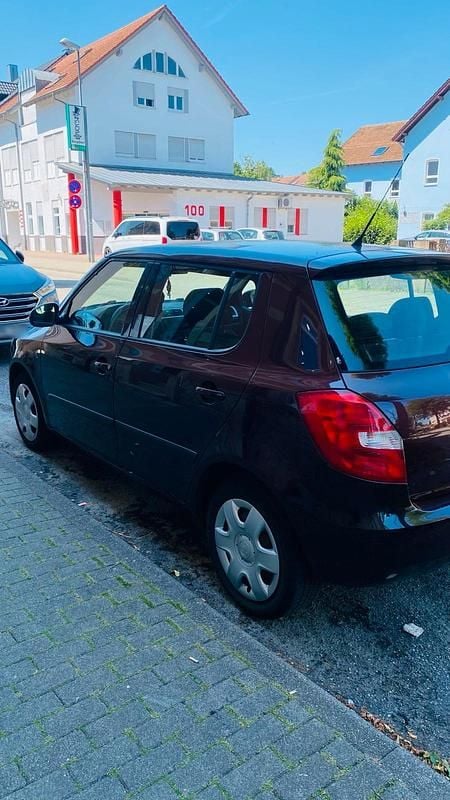 Gebraucht Skoda Fabia 69 PS (50 kW) 2010 Rot Kleinwagen
