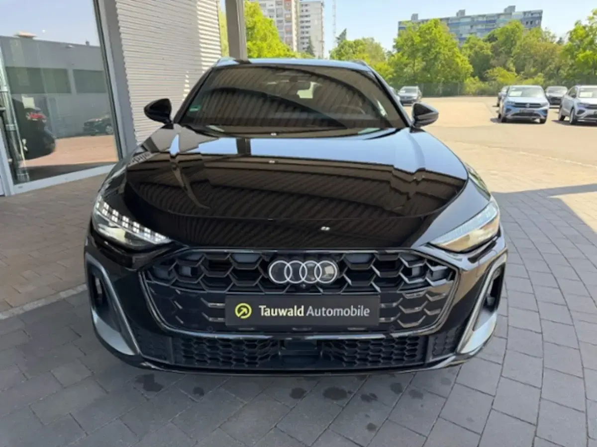 Gebraucht Audi A5 S-Line 204 PS (150 kW) 2025 Schwarz Kombi